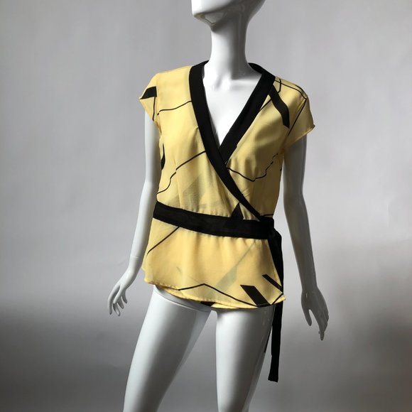 💋3 for $25! Abstract Wrap Tunic Top - Picture 9 of 9